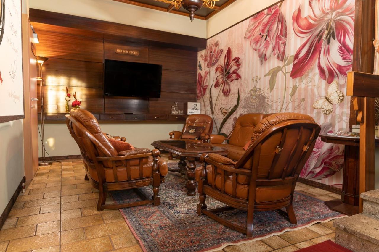 Hotel Schlair Kremsmünster エクステリア 写真