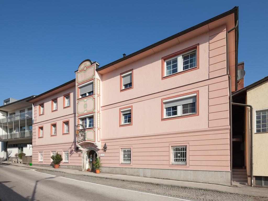 Hotel Schlair Kremsmünster エクステリア 写真