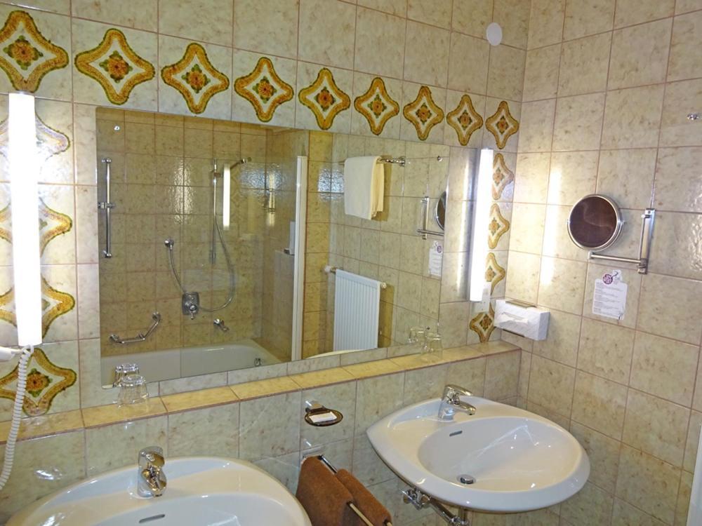 Hotel Schlair Kremsmünster エクステリア 写真