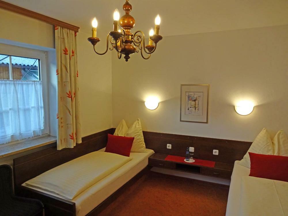 Hotel Schlair Kremsmünster エクステリア 写真